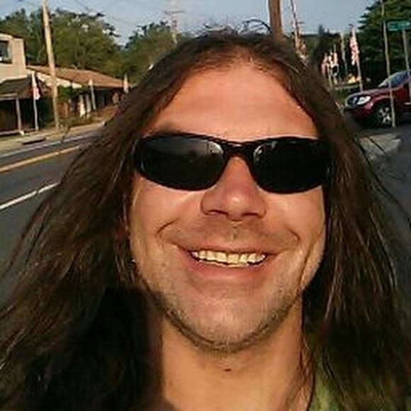 Meet your Posher, Chris - Picture 1 of 1